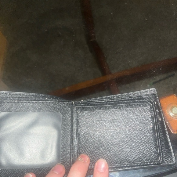Louis Vuitton Men’s Wallet - Picture 4 of 5